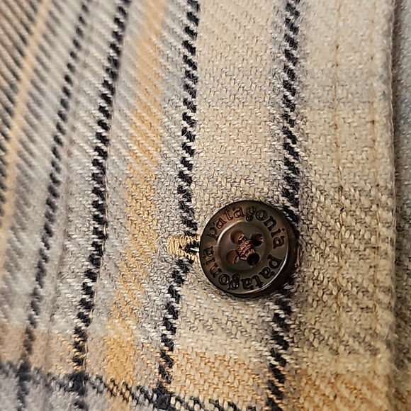 Patagonia neutral plaid flannel shirt size large euc - Picture 3 of 6